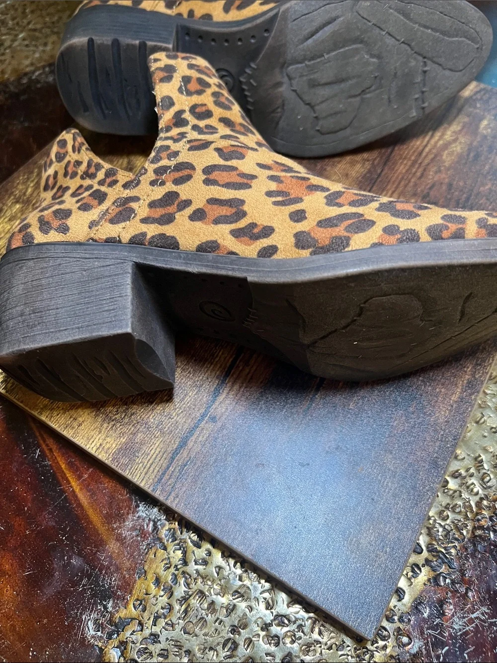 Volatile Leopard Print Women's Ankle Booties - Brown size 6